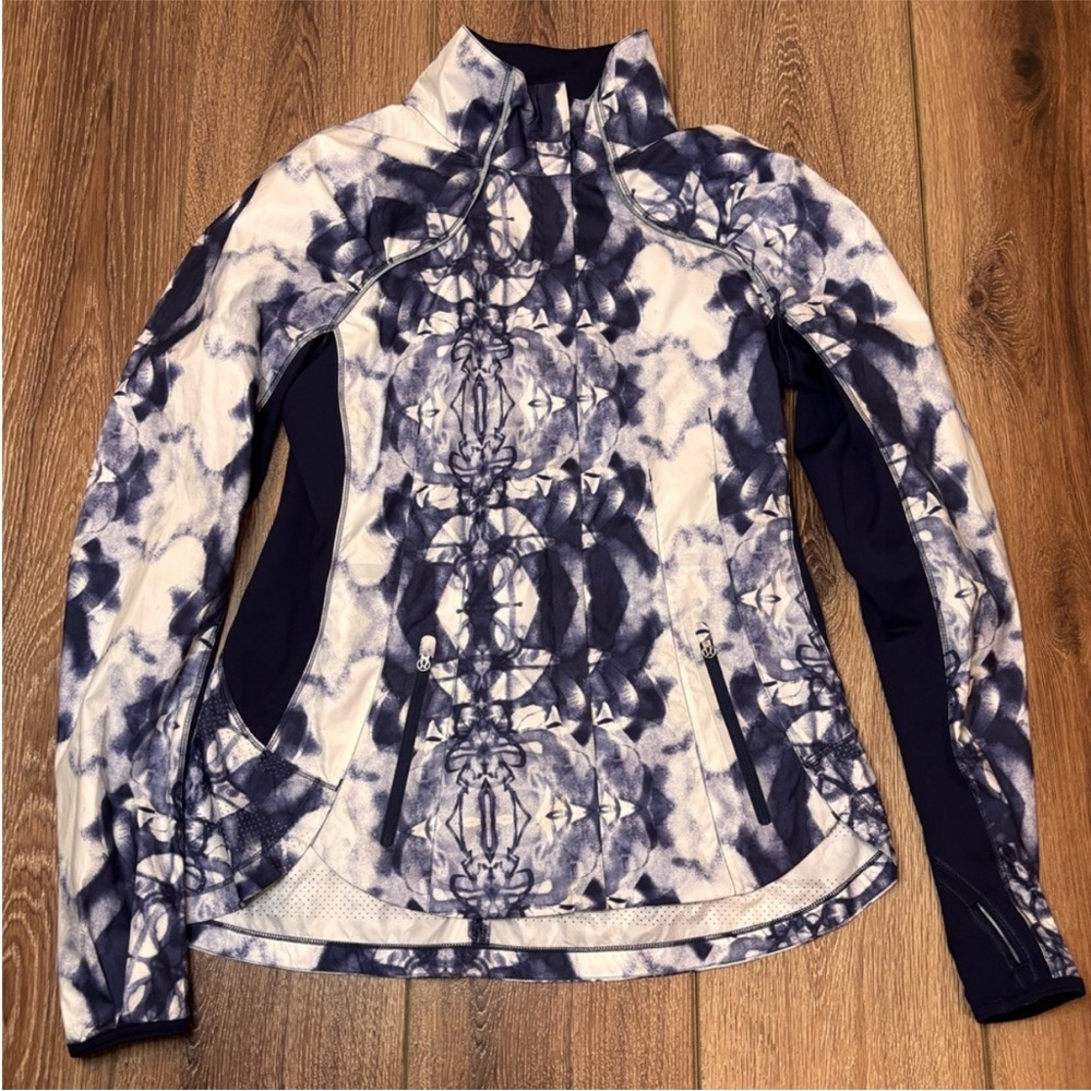 Lululemon Run Essentials Jacket - Picture 5 of 9